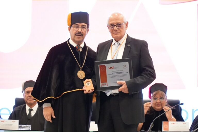 Reconoce la UAT vocación y trayectoria académica de sus docentes